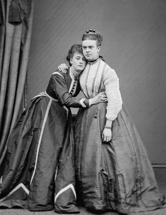 Gender nonconforming individuals frequently suffer prosecution. Stella (<span style="font-style: normal;">left</span>) and Fanny, a.k.a. Ernest Boulton and Frederick Park, were arrested in 1870 by the London police and charged with “conspiring and inciting persons to commit an unnatural offence.” Frederick Spalding/Wikimedia Commons