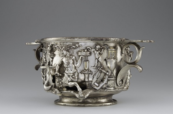 Cup with centaurs. Credit: Bibliothèque nationale de France, Département des monnaies, médailles et antiques, Paris.