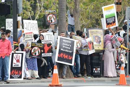 Protests against Indian prime minister Narendra Modi at San Jose's SAP Center, September 2007. Credit: S. Lin, Alliance for Justice and Accountability