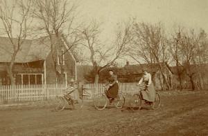 Women on bicycles in the late 19th century. Public domain. on Wikipedia.