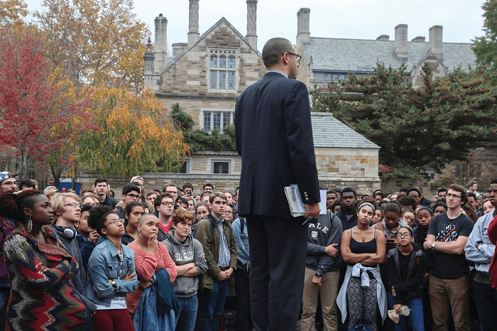 Yale College dean Jonathan Holloway meeting with students during last fall’s protests. At the 2016 annual meeting, Holloway said listening to students was an important skill for administrators. Yale Daily News